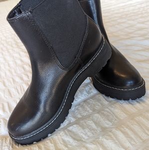 DV by Dolce Vita Lobera Chelsea Boot
